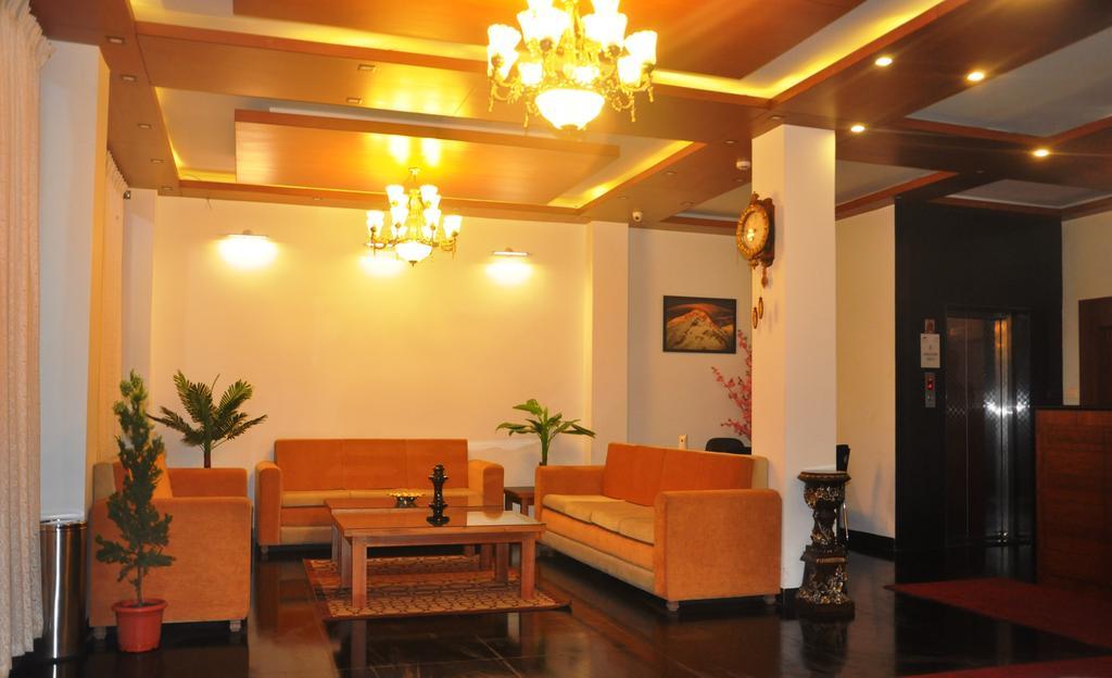 The Golden Crest Hotel Гангток Екстериор снимка