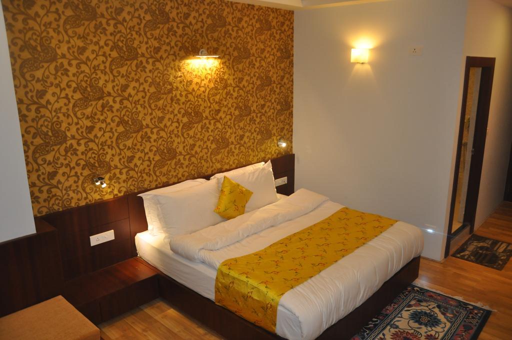 The Golden Crest Hotel Гангток Стая снимка