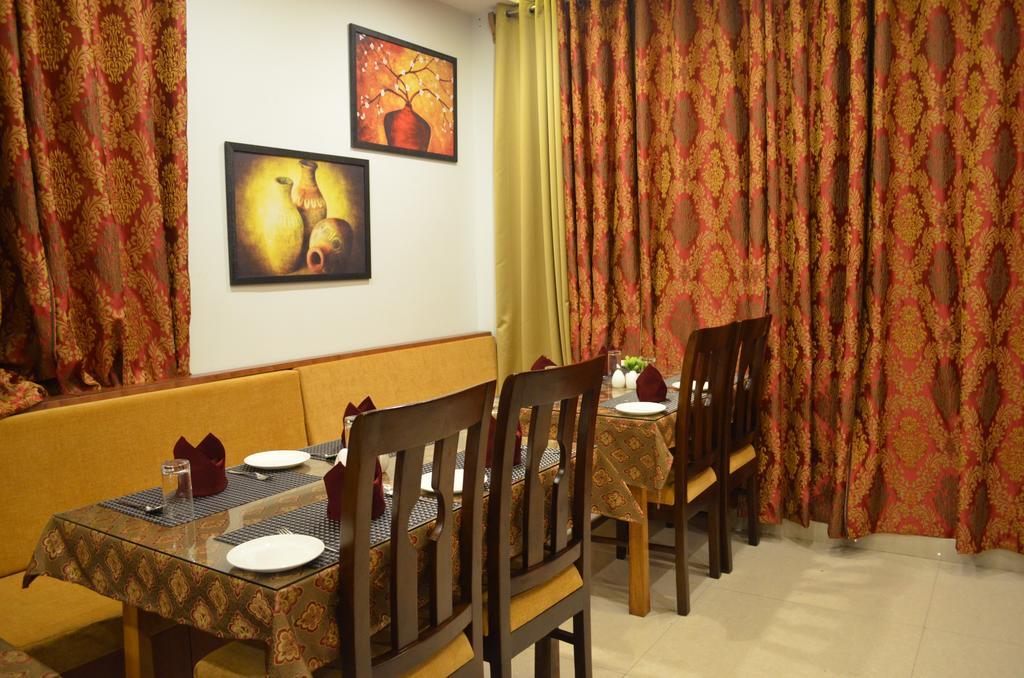 The Golden Crest Hotel Гангток Екстериор снимка