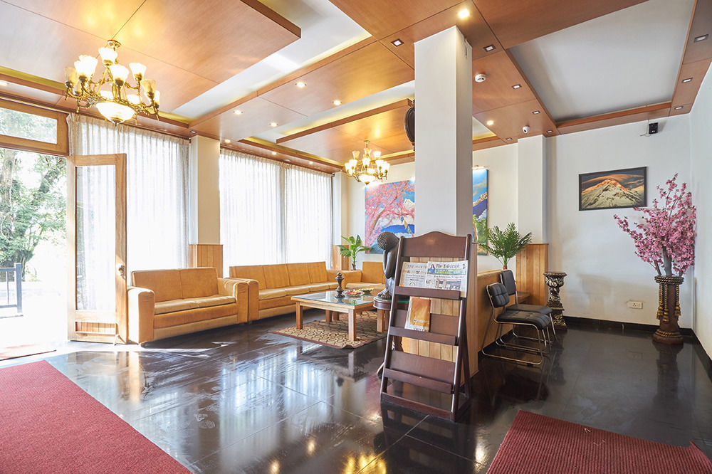 The Golden Crest Hotel Гангток Екстериор снимка
