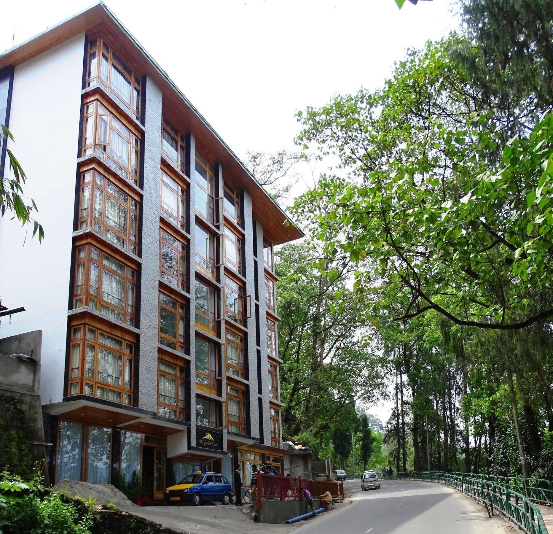 The Golden Crest Hotel Гангток Екстериор снимка
