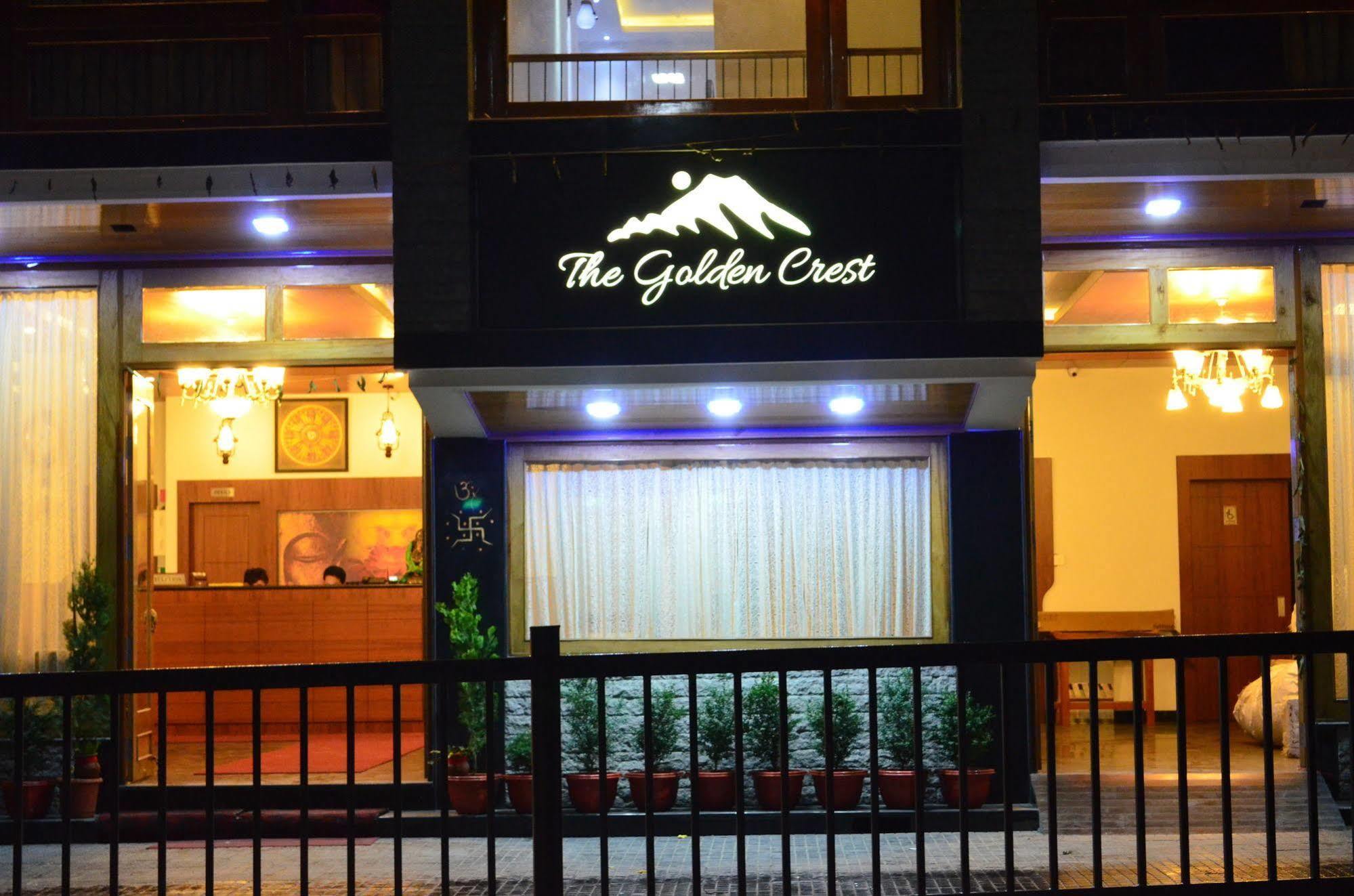 The Golden Crest Hotel Гангток Екстериор снимка