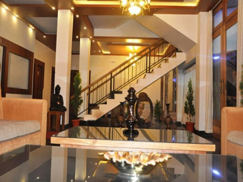 The Golden Crest Hotel Гангток Екстериор снимка