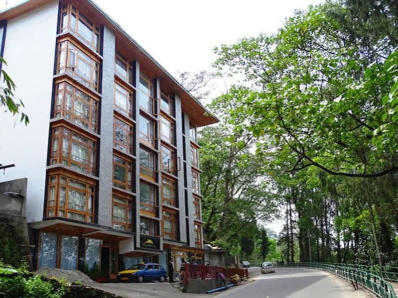 The Golden Crest Hotel Гангток Екстериор снимка